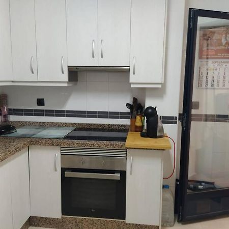 Bajo Puerta De Alcazaba Apartment Retamar  Bagian luar foto