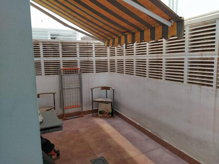 Bajo Puerta De Alcazaba Apartment Retamar  Bagian luar foto